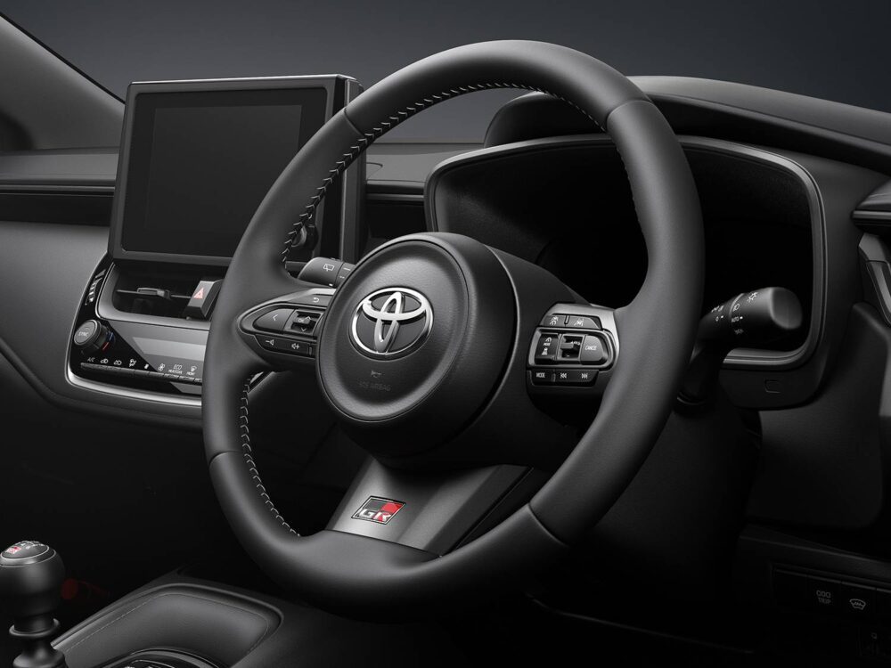 GR Corolla iç mekan kokpit