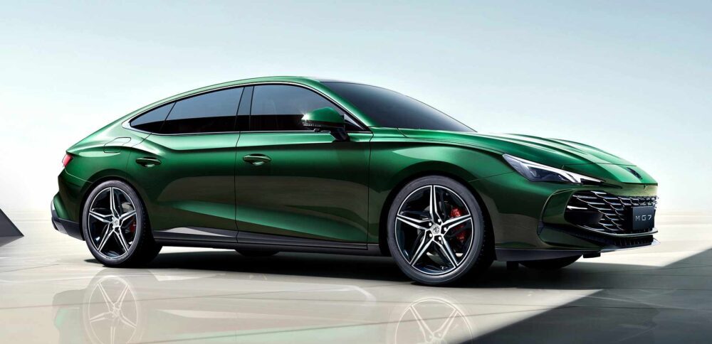 MG markasının showroomda sergilenen indirimli modelleri