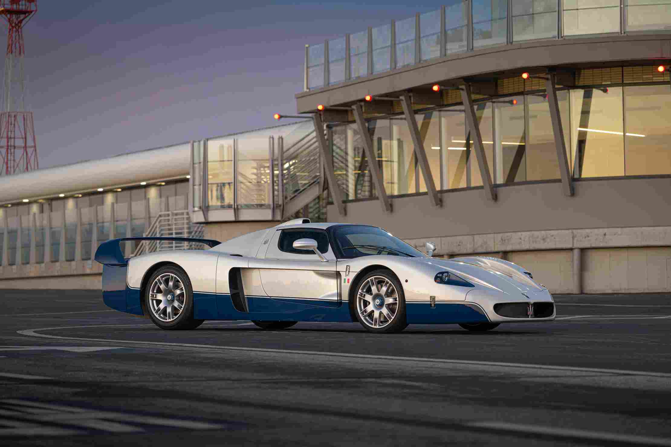 Maserati MC12 Stradale V12 motor