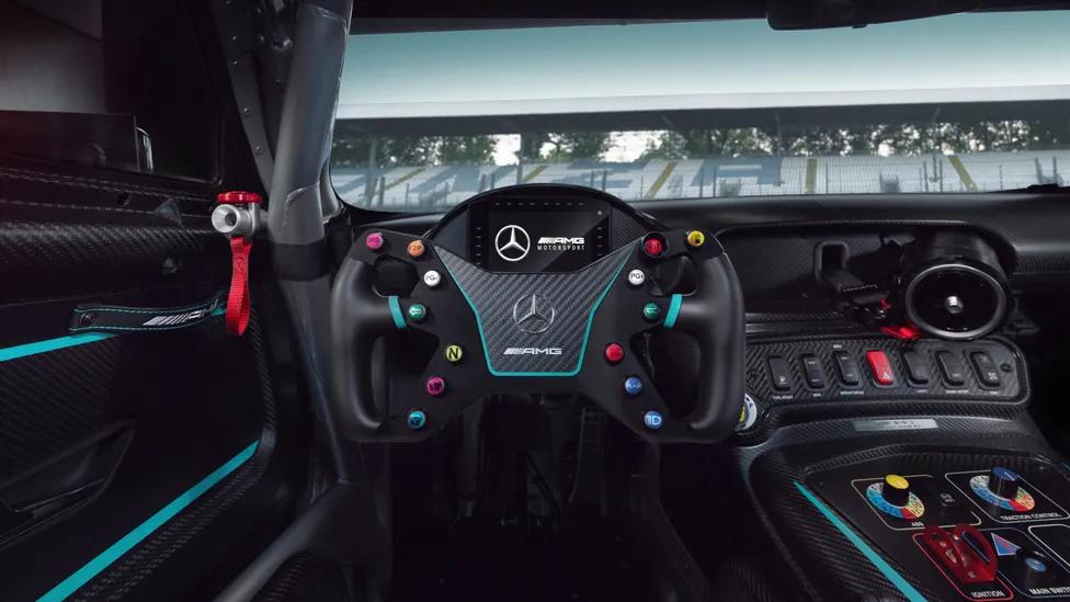 Mercedes-AMG GT2 Edition W16 iç mekan detayları