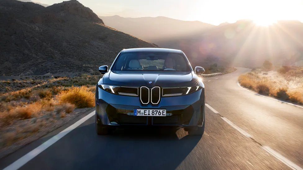 2026 BMW iX3 Neue Klasse ön tasarımı