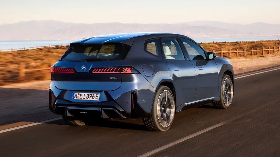 2026 BMW iX3 Neue Klasse arka tasarımı