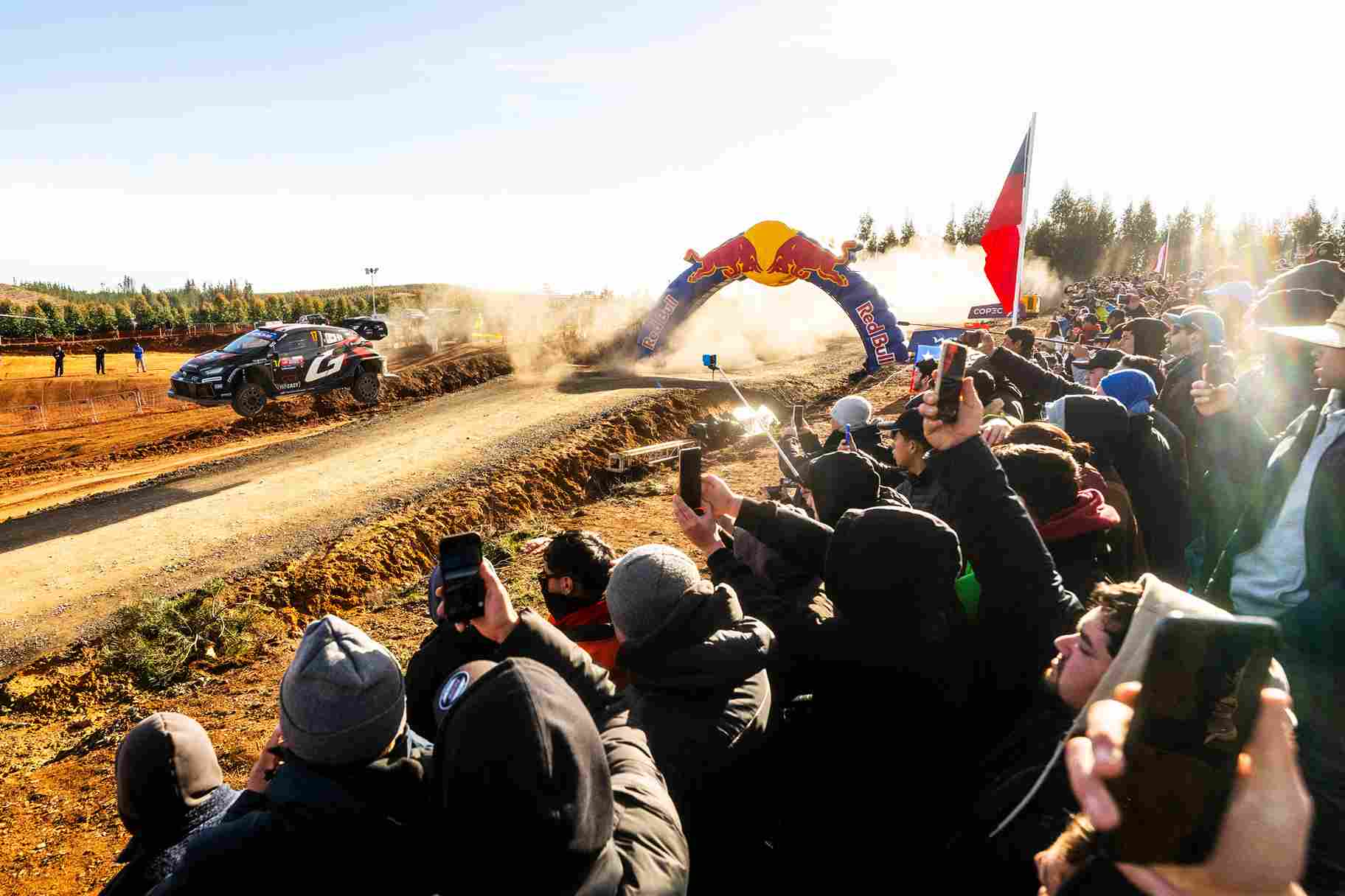 Sébastien Ogier Toyota GR Yaris Rally1 ile WRC Şili Rallisi’nde zafer turunda