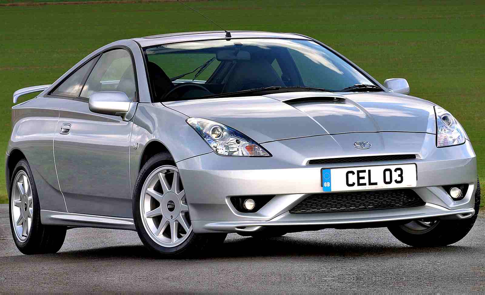 Toyota Celica 2028 orta motorlu spor otomobil planı