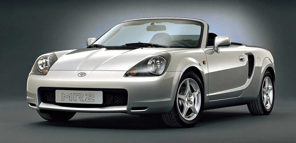 Ortadan motorlu Toyota MR2
