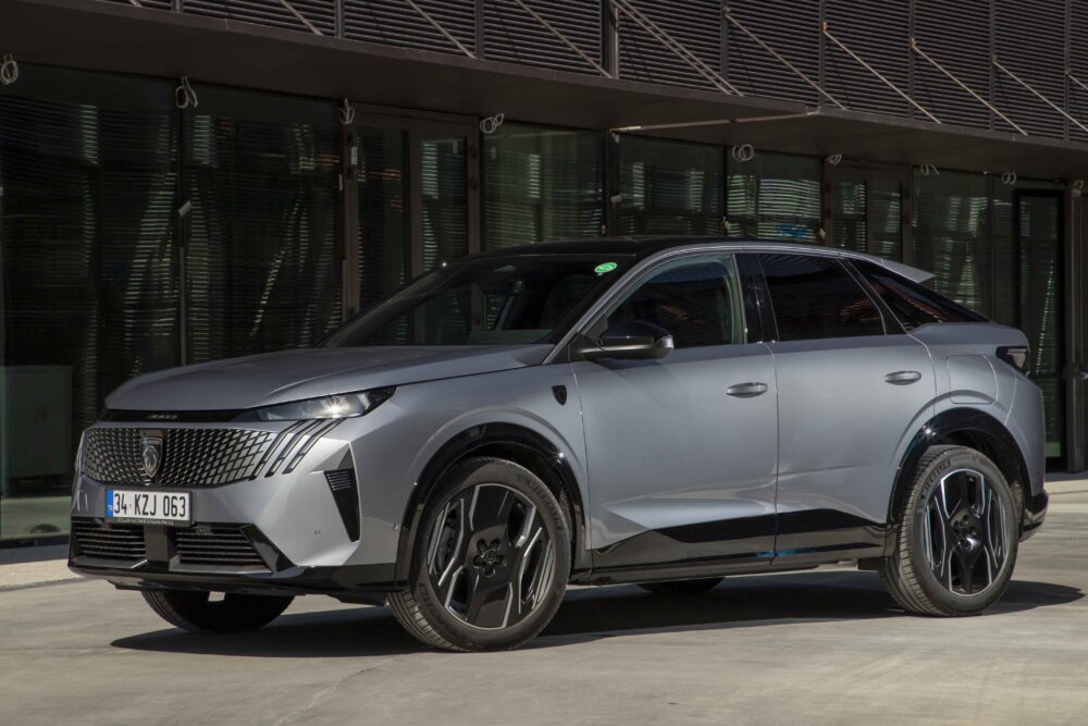 Peugeot 3008 hibrit ve elektrikli versiyonları