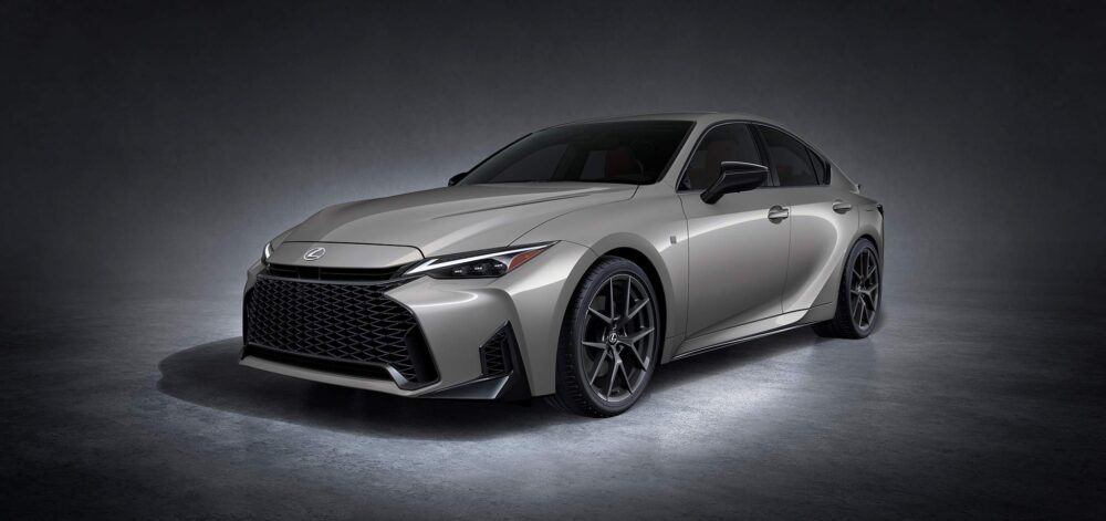Yeni Lexus IS önden görünüm