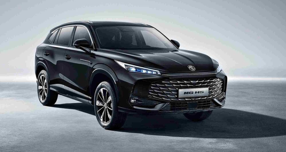 MG markasının showroomda sergilenen indirimli modelleri