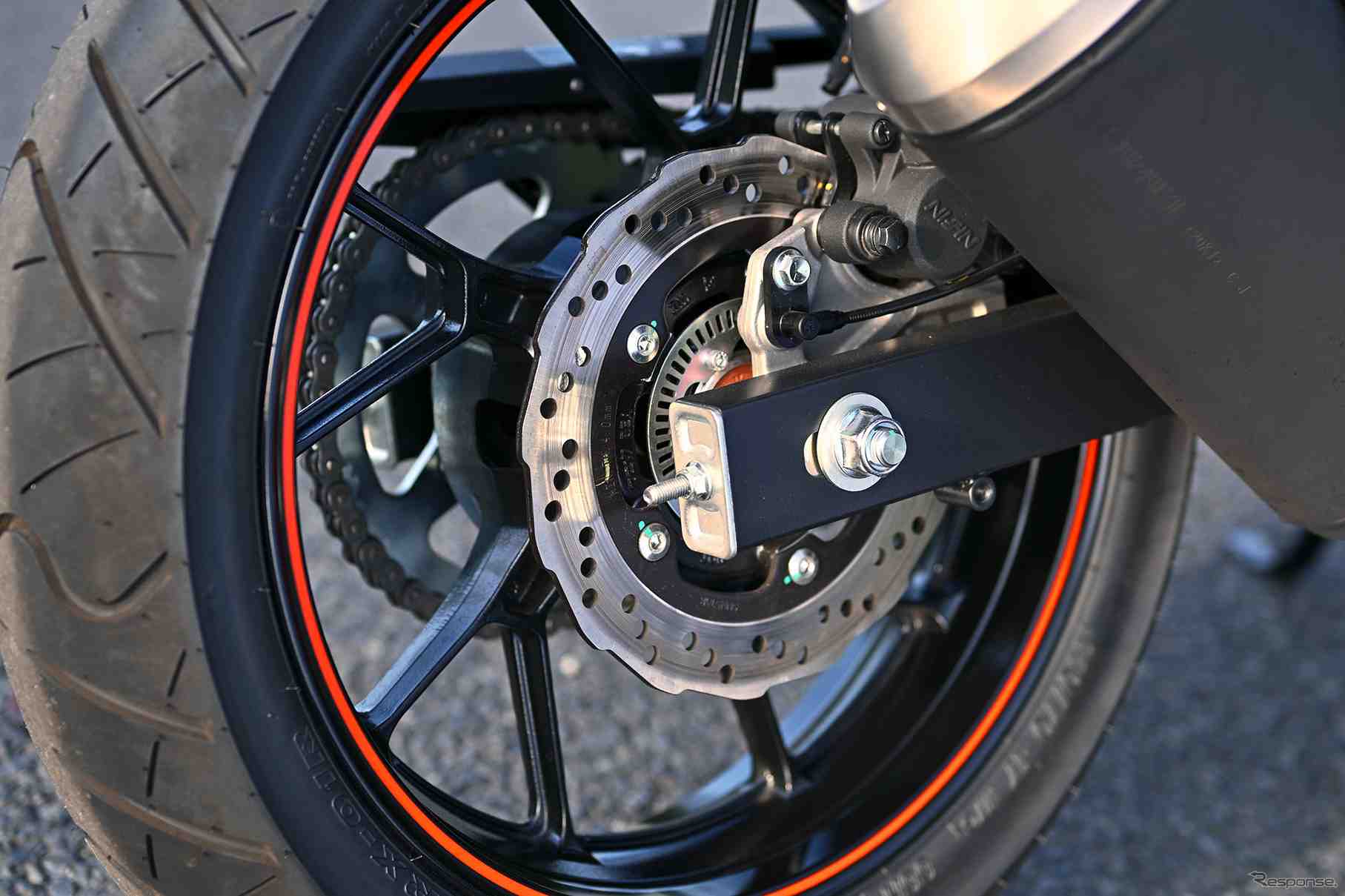 250cc sınıfında Suzuki GSX250R sportif tasarım detayları