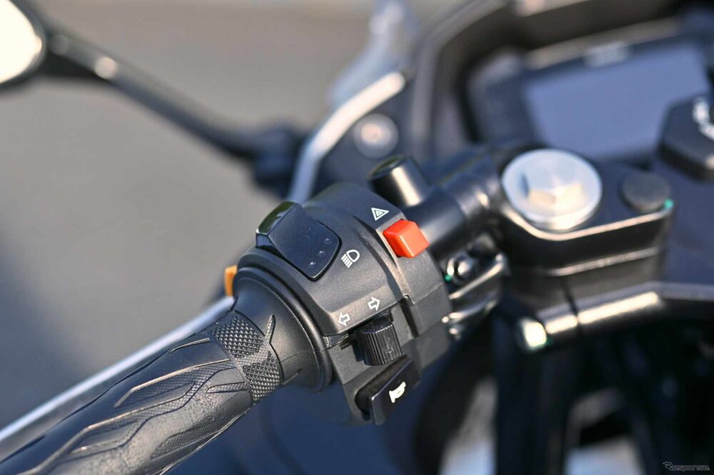250cc sınıfında Suzuki GSX250R sportif tasarım detayları
