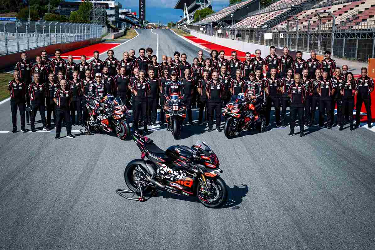 238 HP gücündeki Aprilia RSV4 X-GP pist canavarı