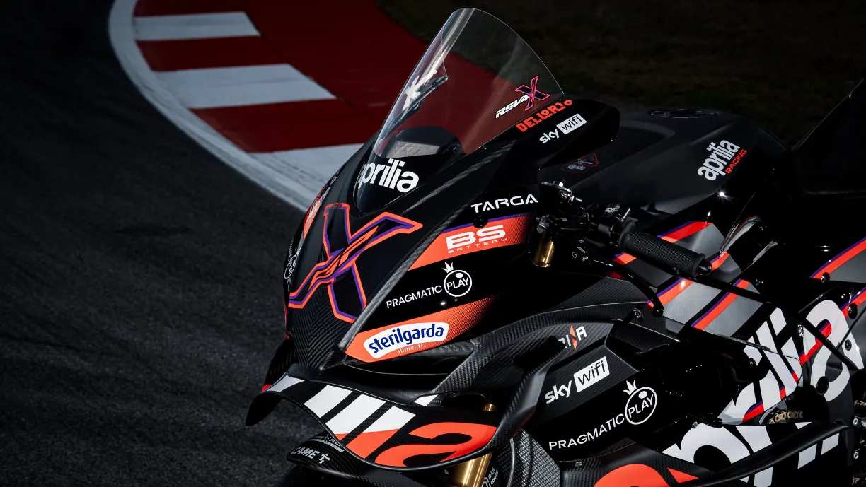 Aprilia RSV4 X-GP sınırlı üretim karbon fiber gövde