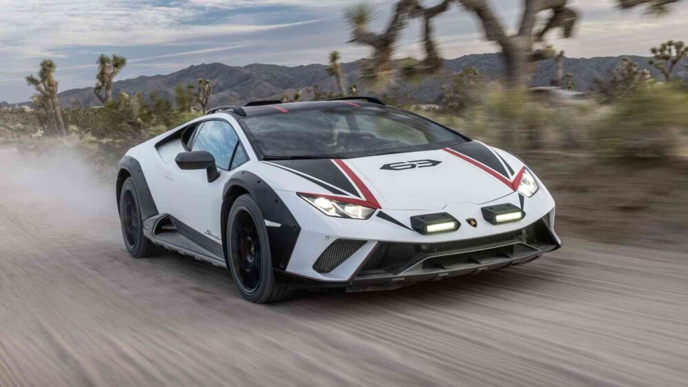 Lamborghini Revuelto sürüş esnasında