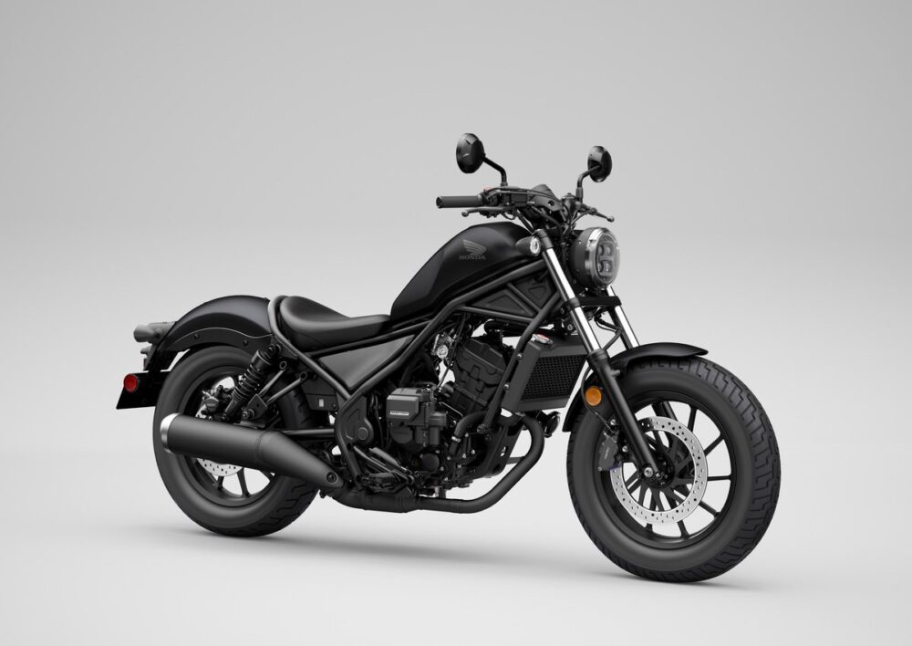 2026 Honda Rebel 300 E-Clutch teknolojisiyle yeni başlayanlar için ideal sürüş sunuyor