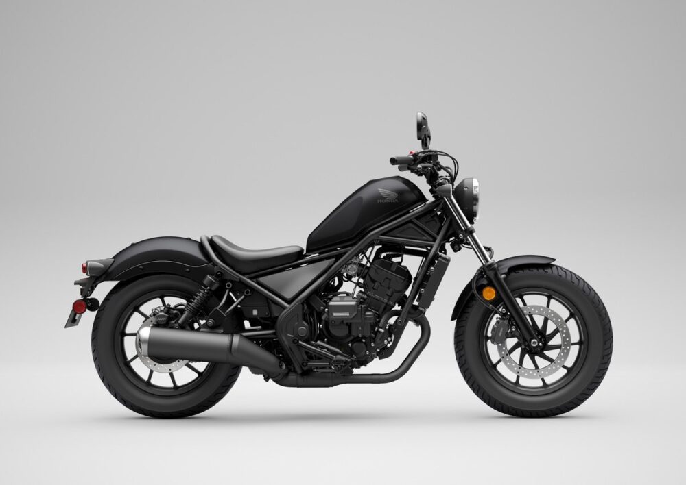 2026 Honda Rebel 300 E-Clutch teknolojisiyle yeni başlayanlar için ideal sürüş sunuyor