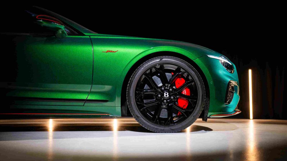Bentley Stuttgart’ın 15. yılına özel Mulliner tasarımı Bentayga S, Continental GT Speed ve GTC Speed modelleri.