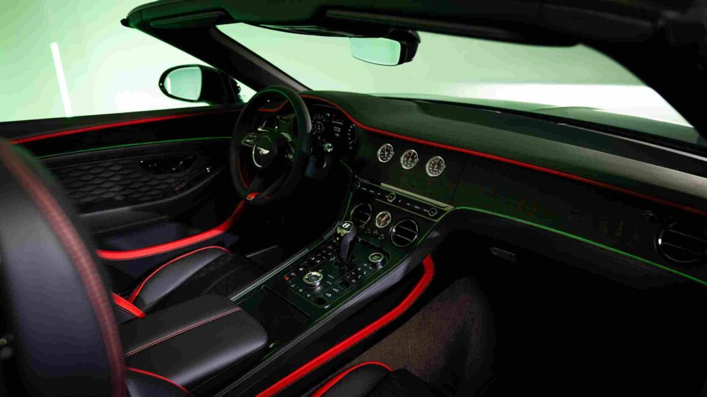 Bentley Stuttgart’ın 15. yılına özel Mulliner tasarımı Bentayga S, Continental GT Speed ve GTC Speed modelleri.