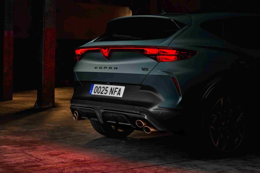 Cupra Formentor VZ5 sağdan direksiyonlu versiyonuyla İngiltere yollarına çıkıyor