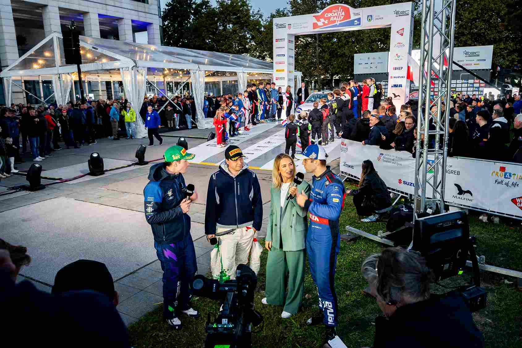 ERC Hırvatistan Rallisi servis alanı, yağmur lastiği hazırlığı