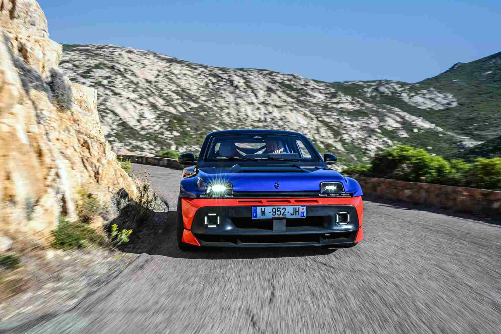 Julien Saunier Renault 5 Turbo 3E ile Korsika etaplarında