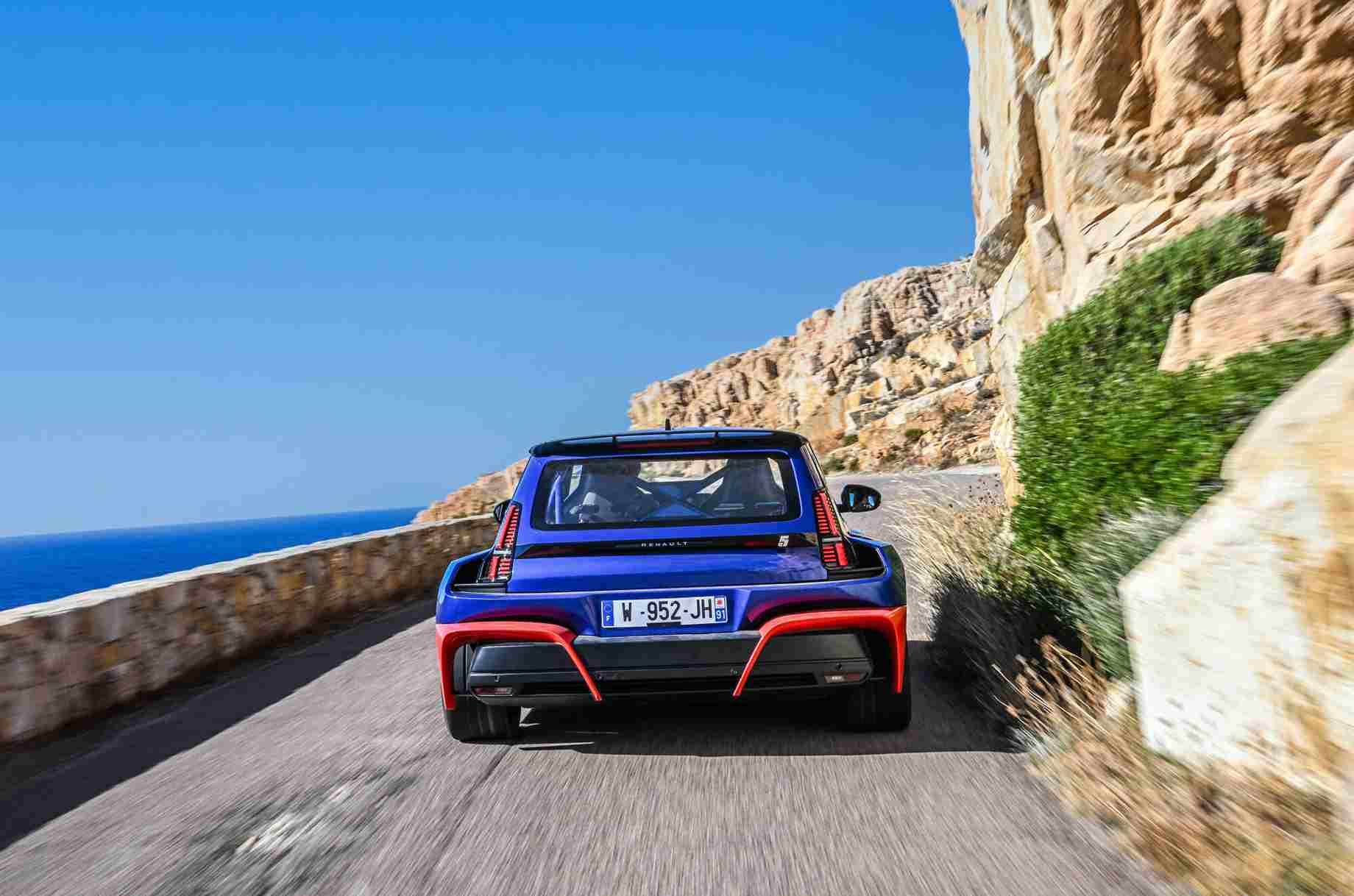 Julien Saunier Renault 5 Turbo 3E ile Korsika etaplarında