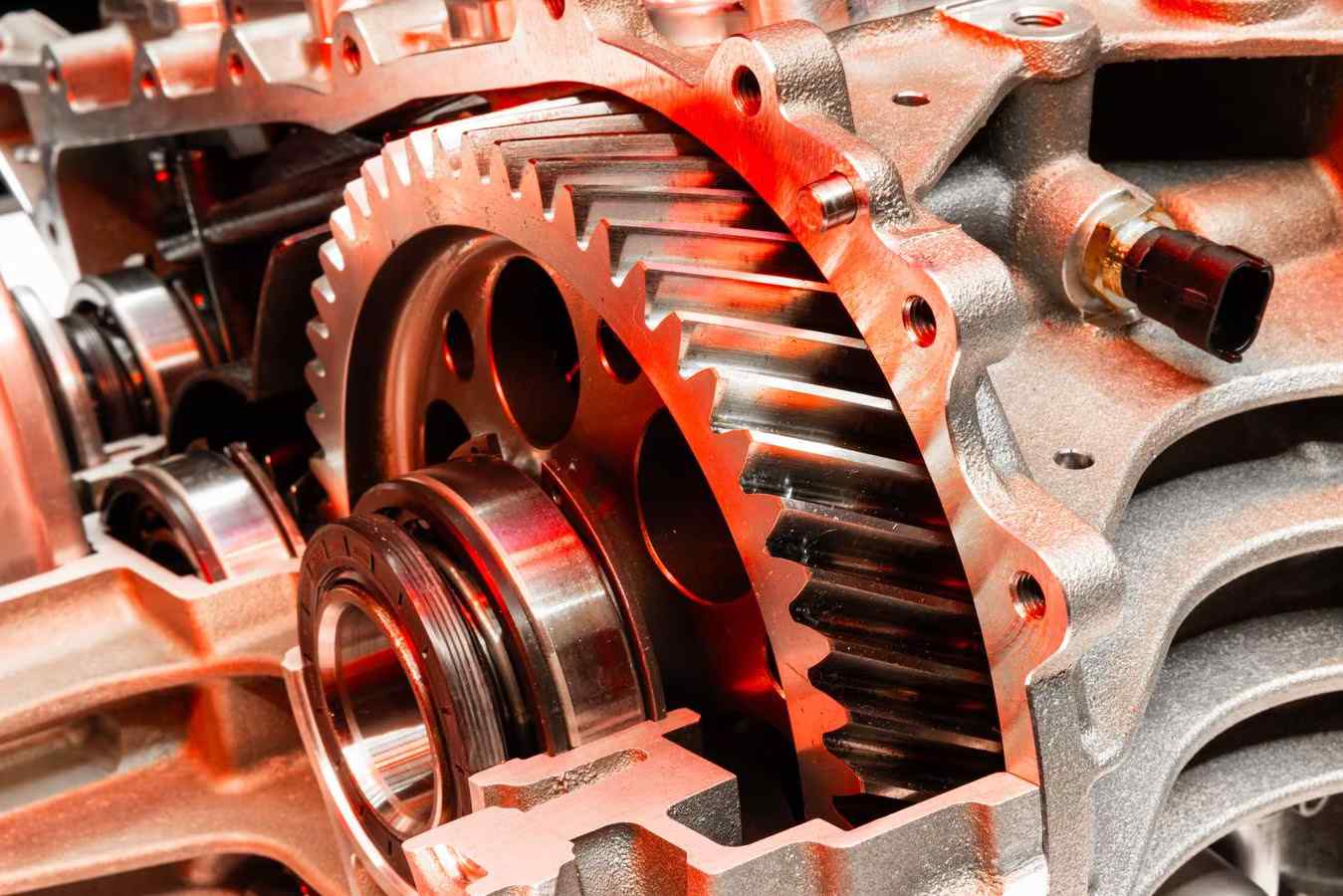 Ferrari Elettrica – 1000 beygir güç, 530 km menzil ve 2.5 saniyelik hızlanmasıyla markanın ilk tam elektrikli süper otomobili.