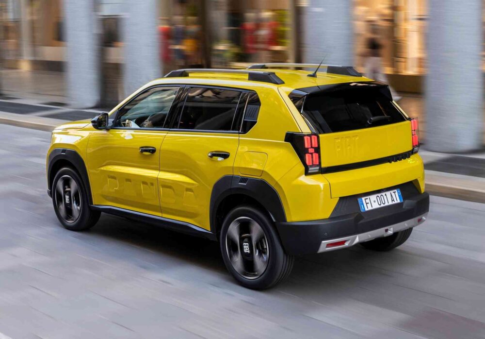 320 km menzil sunan %100 elektrikli kompakt SUV Fiat Grande Panda