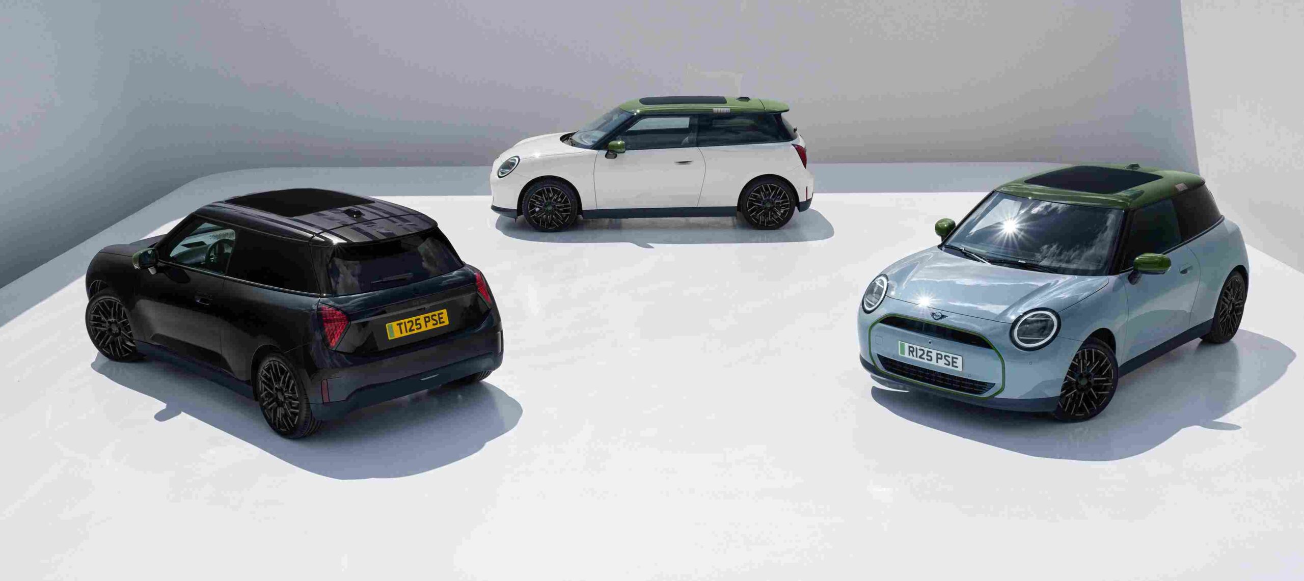 MINI Paul Smith Edition, Nottingham Green detaylar ve özgün iç tasarımıyla Japonya’da tanıtıldı.