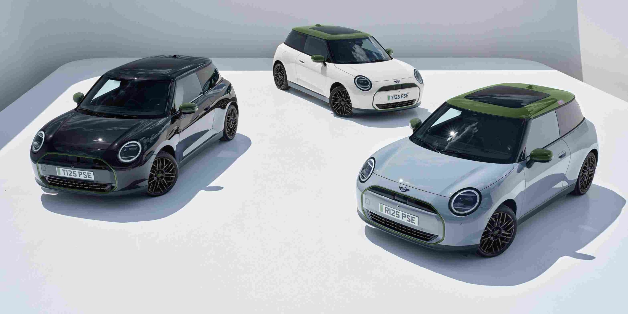 MINI Paul Smith Edition, Nottingham Green detaylar ve özgün iç tasarımıyla Japonya’da tanıtıldı.