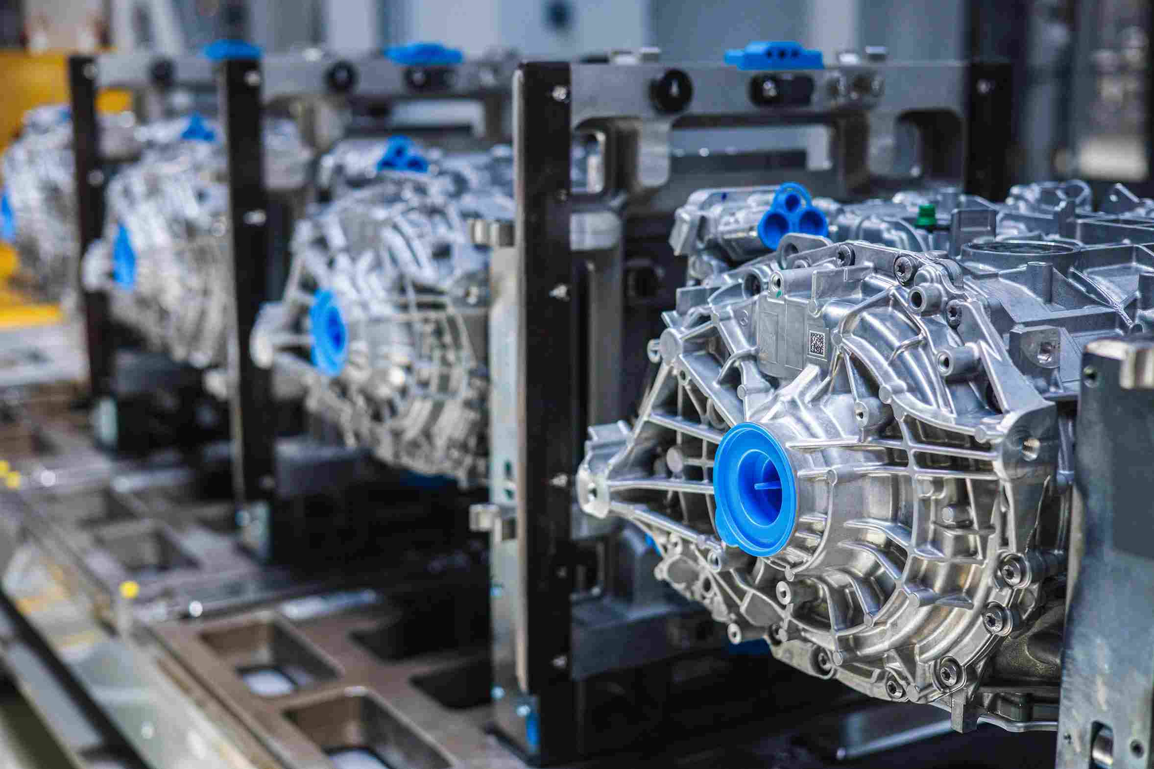 Mercedes-Benz GLC elektrikli aktarma organı üretimi Sebeş Star Assembly tesisinde başladı