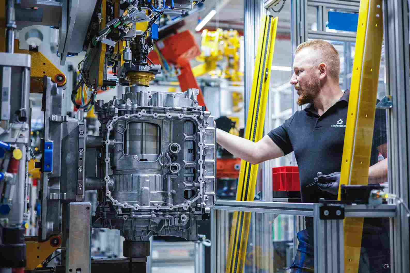 Mercedes-Benz GLC elektrikli aktarma organı üretimi Sebeş Star Assembly tesisinde başladı