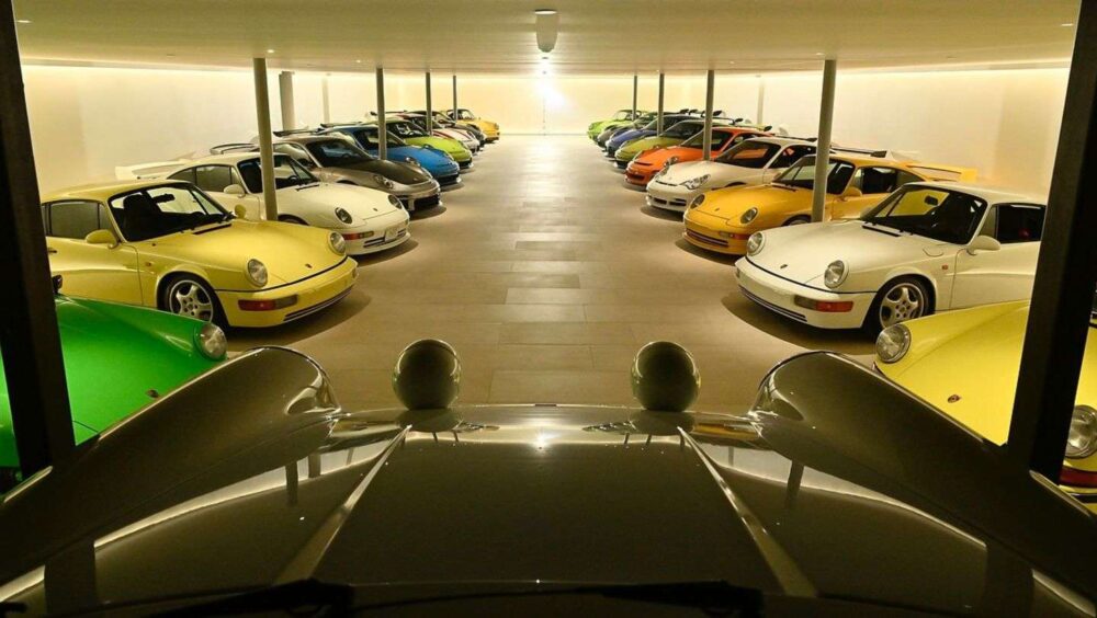 911 Carrera RS ve GT3 RS modelleriyle dolu özel mimari garaj