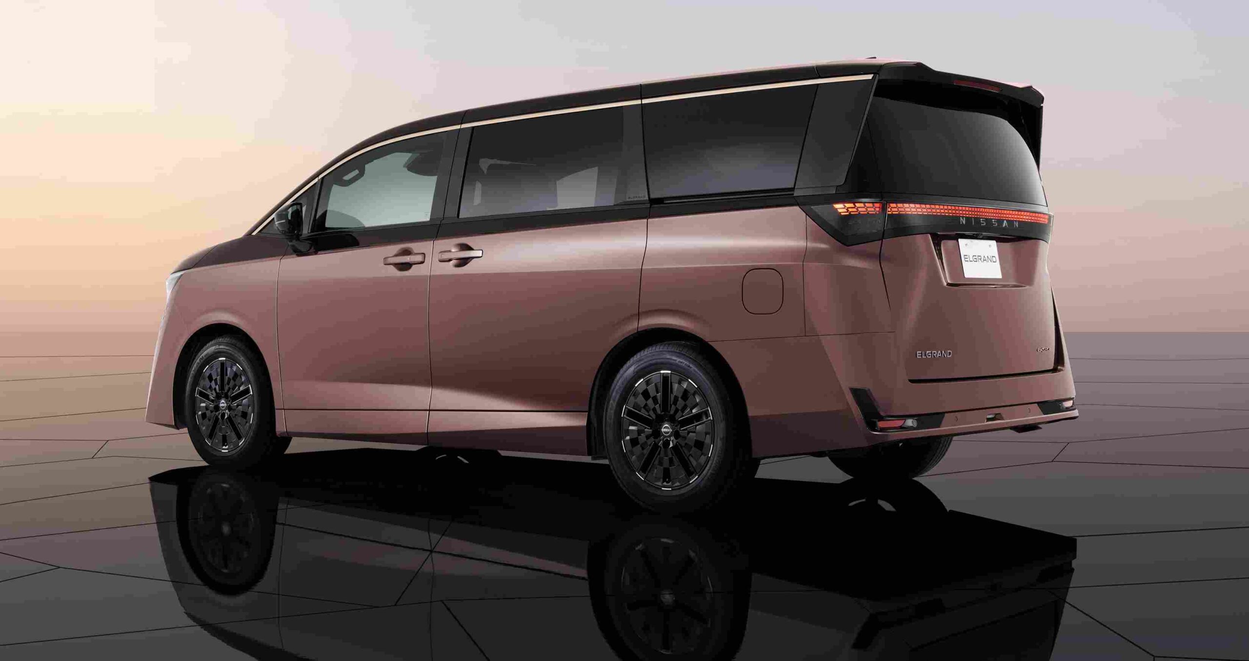 Yeni Nissan Elgrand – Japon estetiğiyle yeniden tanımlanan lüks minivan.
