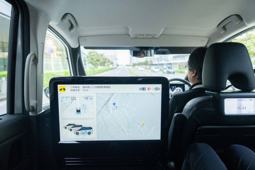 Yokohama’da test edilen Nissan otonom mobilite araçları ve şehir içi trafiğe uyum