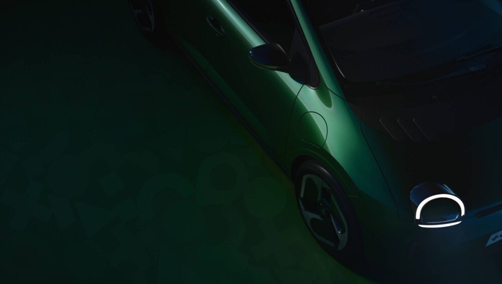 Yeni Renault Twingo E-Tech Electric şehir içi kullanım için tasarlanmış kompakt gövde ve eğimli ön kaput tasarımı