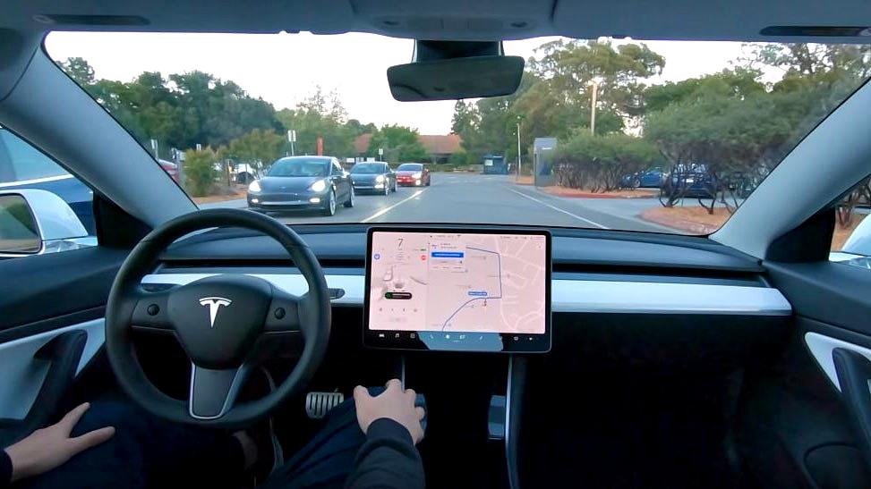 Tesla Model Y otonom sürüş denemesi