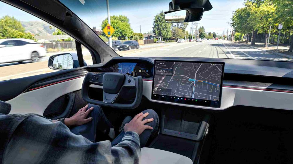 Tesla FSD sürüş destek sistemi ekran görüntüsü