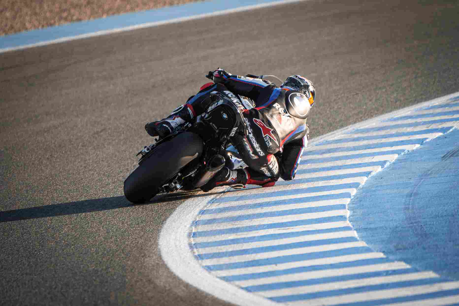 Toprak Razgatlıoğlu WorldSBK 2025 sezon finalinden aksiyon kareleri