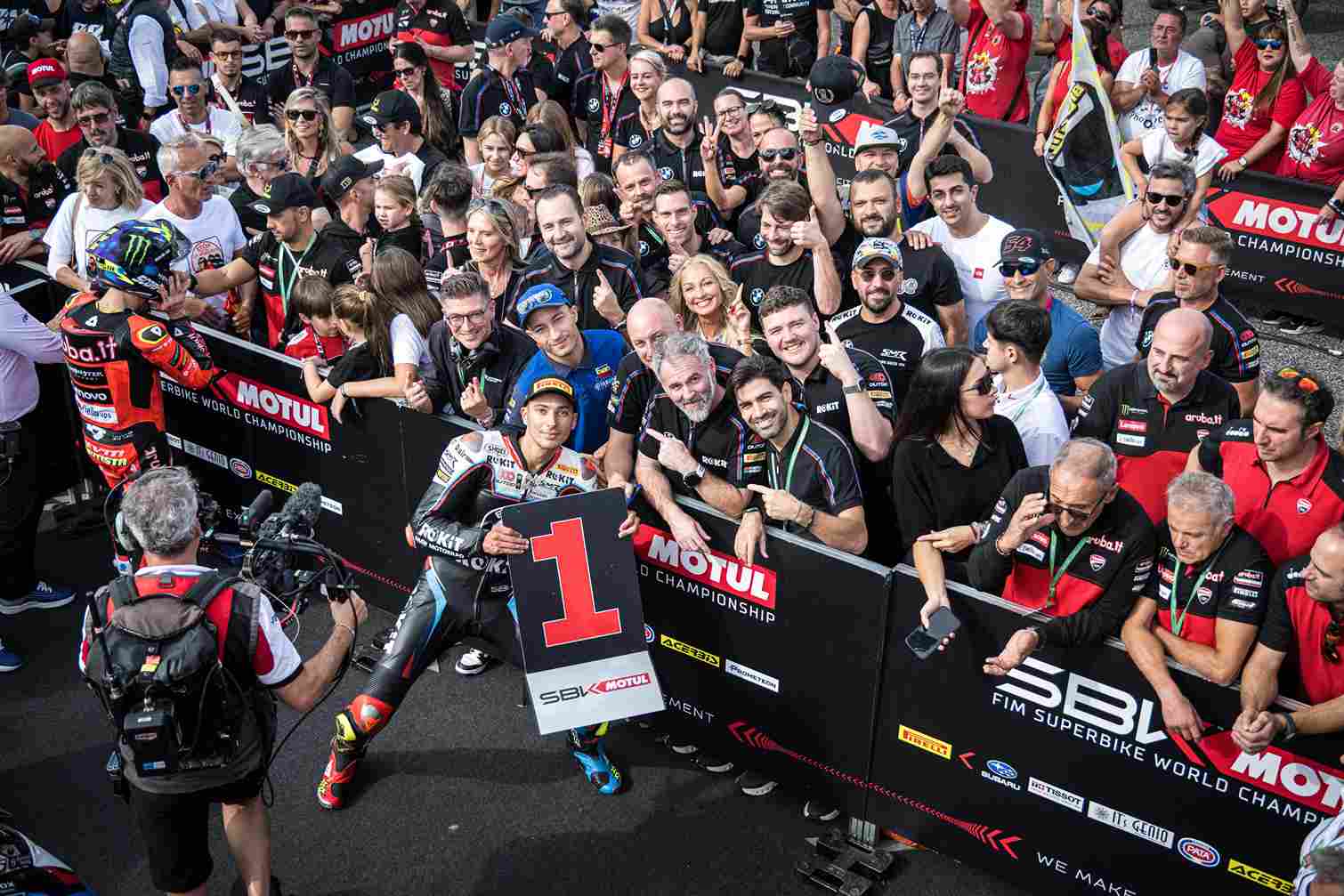 BMW M 1000 RR ile mücadele eden Toprak, WorldSBK zaferine bir adım daha yaklaştı