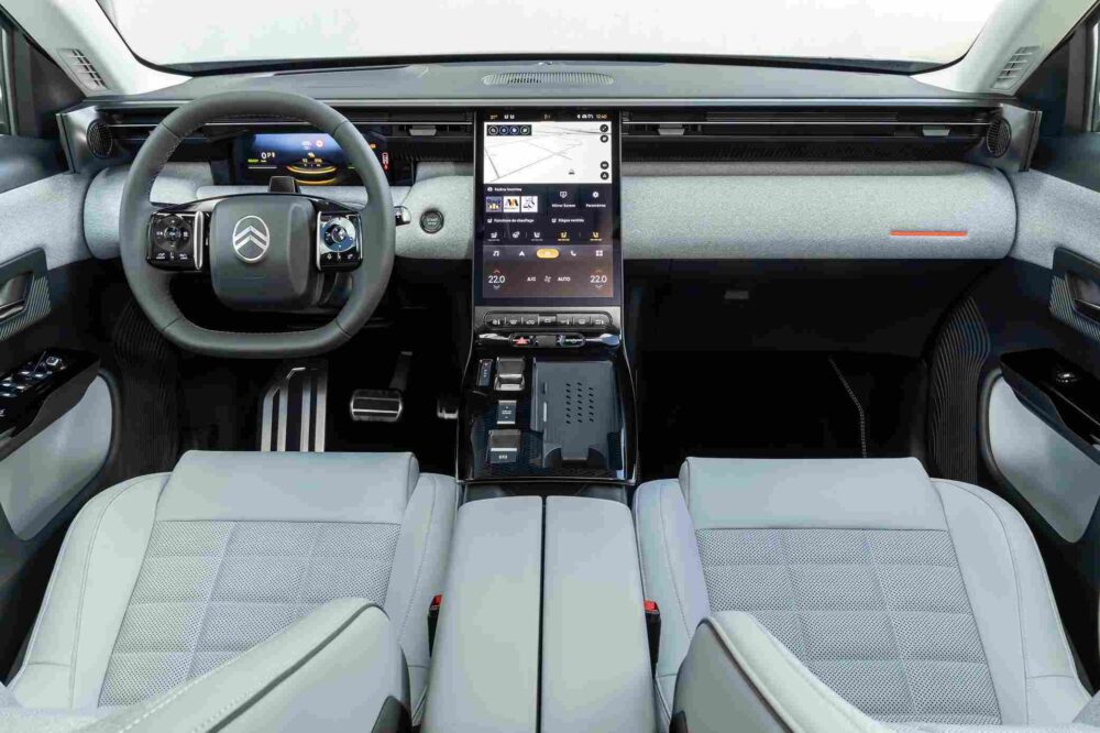 Yeni Citroën C5 Aircross 13 inç dikey HD ekran yakından