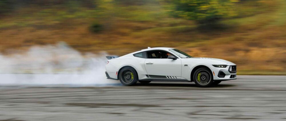 Yeni Mustang RTR, dört farklı egzoz modu ile sürüş deneyimini kişiselleştiriyor