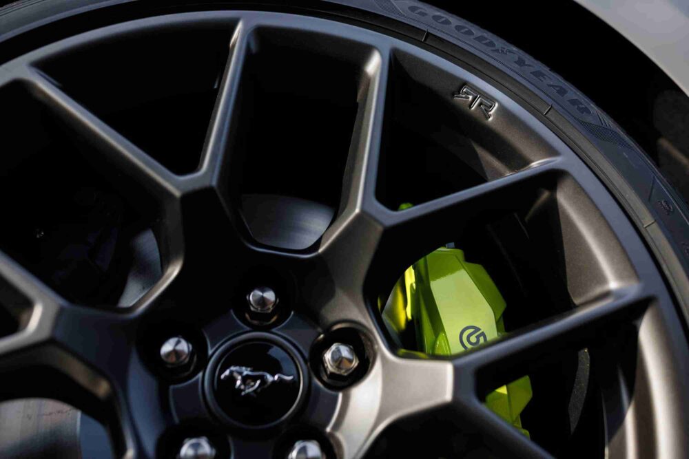 Mustang RTR, Brembo frenleri ve MagneRide süspansiyonu ile üstün yol tutuş sağlıyor