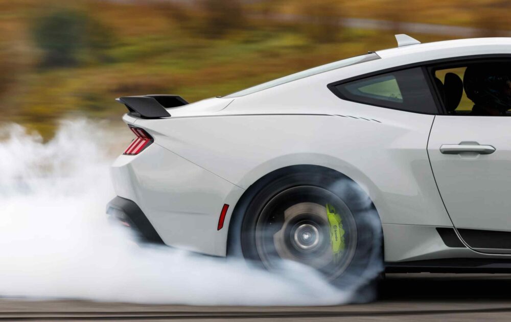 2026 Ford Mustang RTR fabrika çıkışlı performans versiyonu olarak satışa sunuluyor