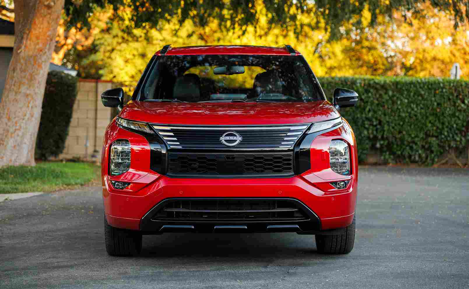 2026 Nissan Rogue Plug-in Hybrid ön görünüm