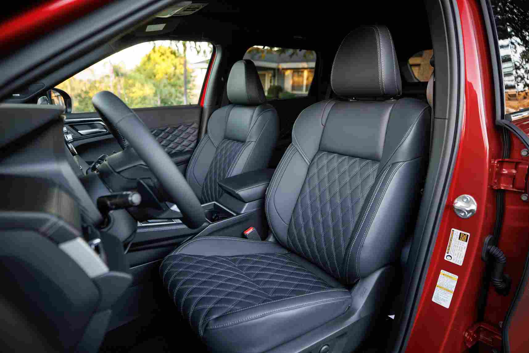 2026 Nissan Rogue Plug-in Hybrid iç mekân ekranları