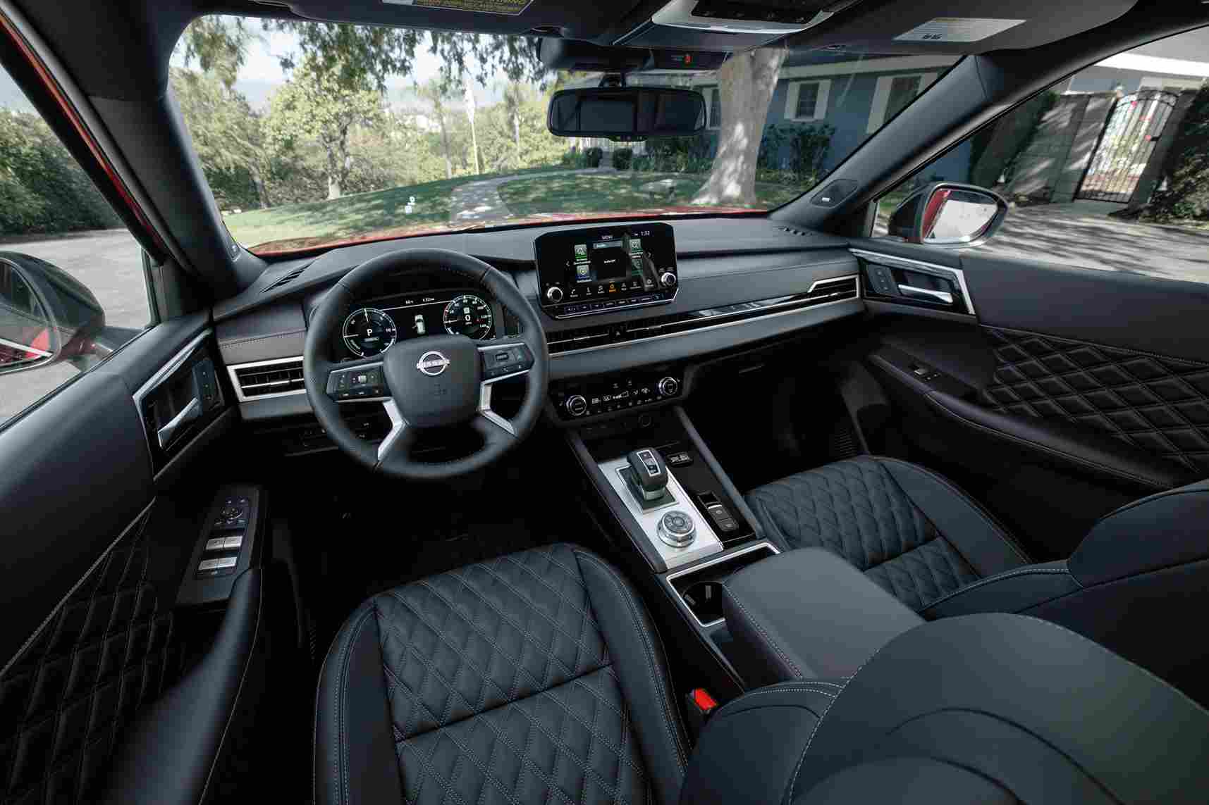 2026 Nissan Rogue Plug-in Hybrid iç mekân ekranları