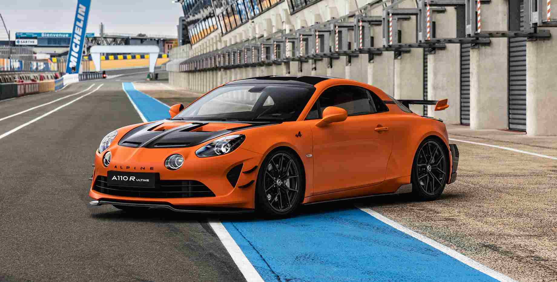 A110 R Ultime önden görünüm, agresif aerodinami detayları.