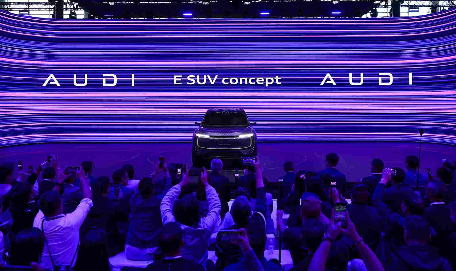 AUDI E SUV Concept’in dijital Matrix LED farları