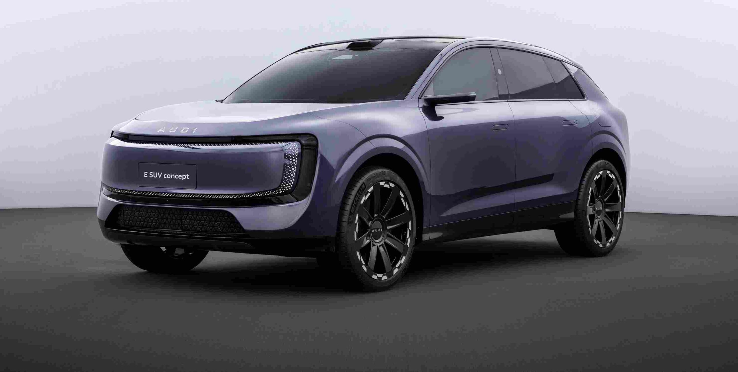 AUDI E SUV Concept’in dijital Matrix LED farları