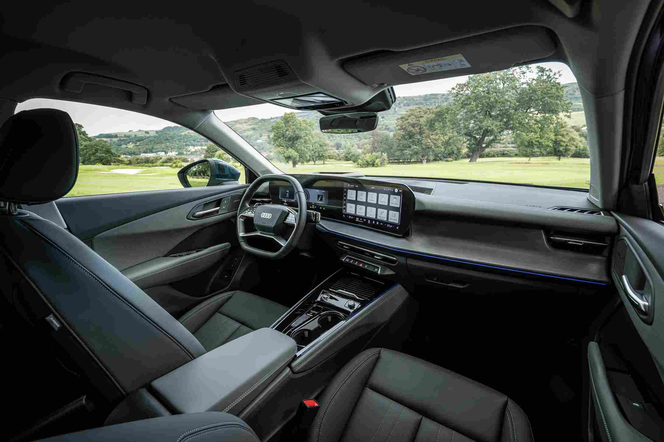 Audi Q3 iç mekân dijital kokpit